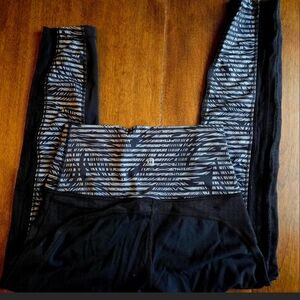Lululemon High Rise Black Patterned Leggings Size 4 Small